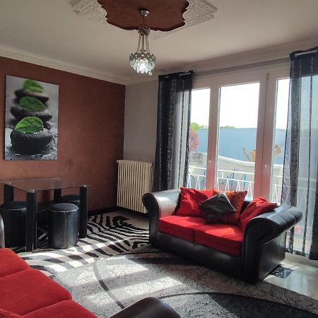 Agreable Appartement Familial Avec Jardin Blois Kültér fotó